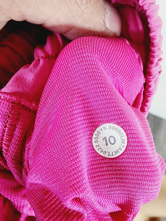 Lululemon Women's Hotty Hot High-Rise Lined Short 4 - Picture 2 of 6